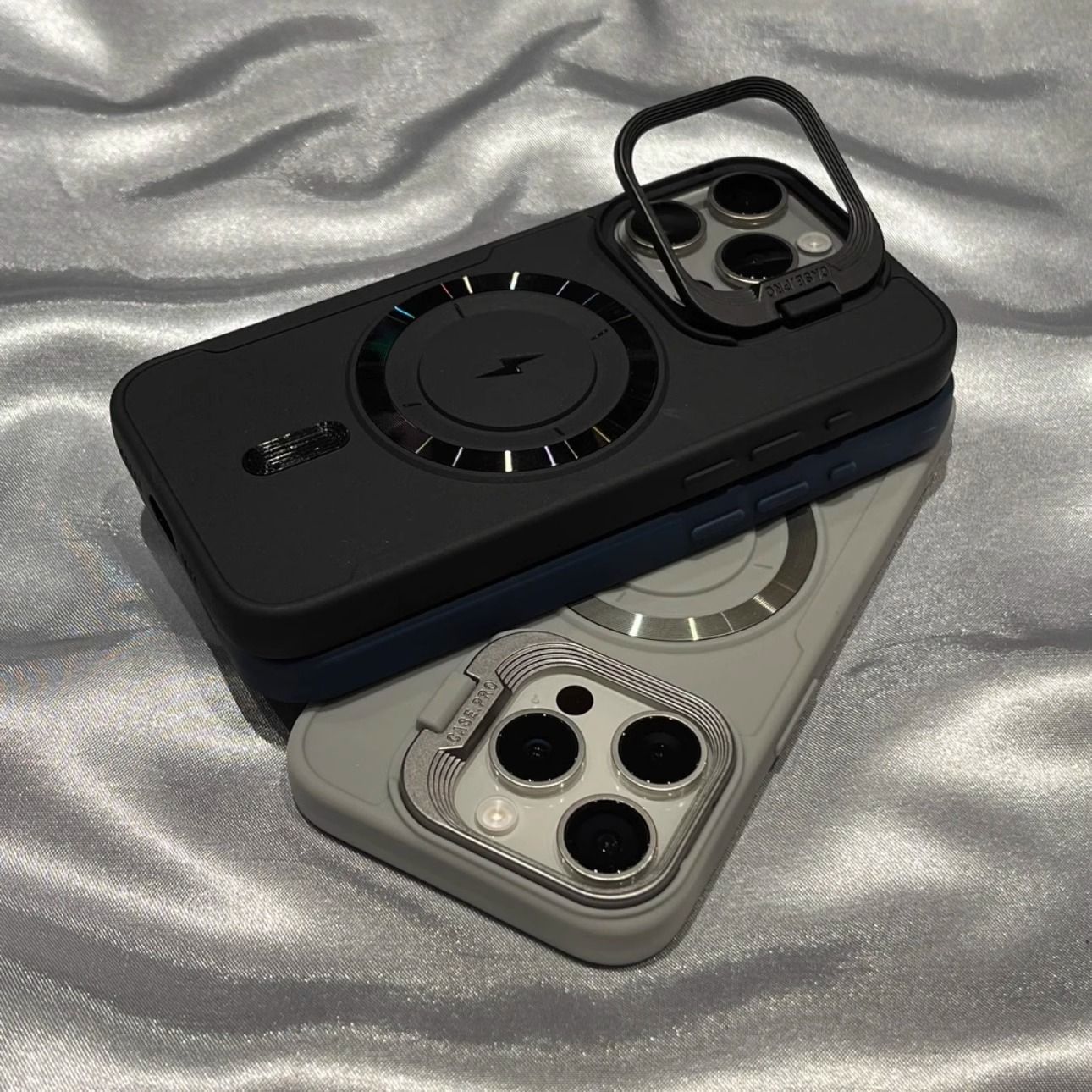 Quirky Phone Accessories - غطاء هاتف متوافق مع MagSafe لآيفون