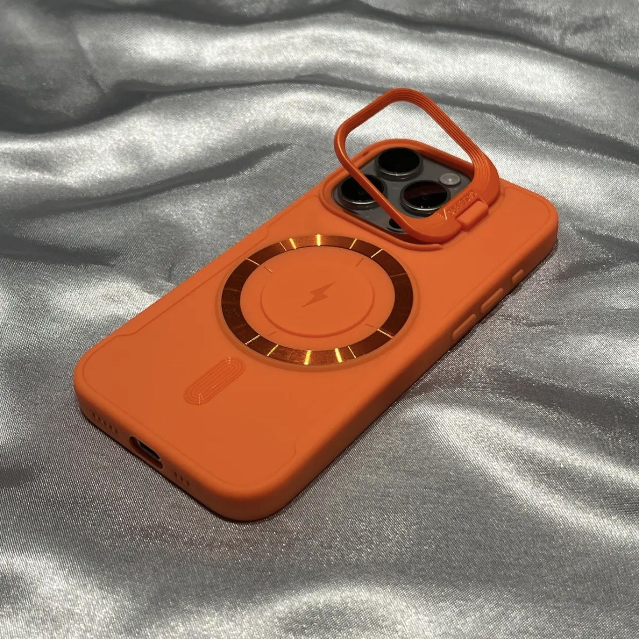 غطاء هاتف متوافق مع MagSafe لآ - مراجعة Quirky Phone Accessories وسعره