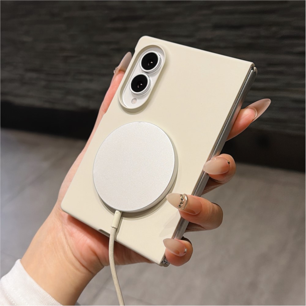 غطاء نحيف للغاية من البولي كرب - مراجعة Magsafe Wireless Charger وسعره